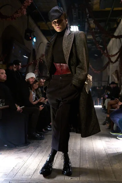 Look 30